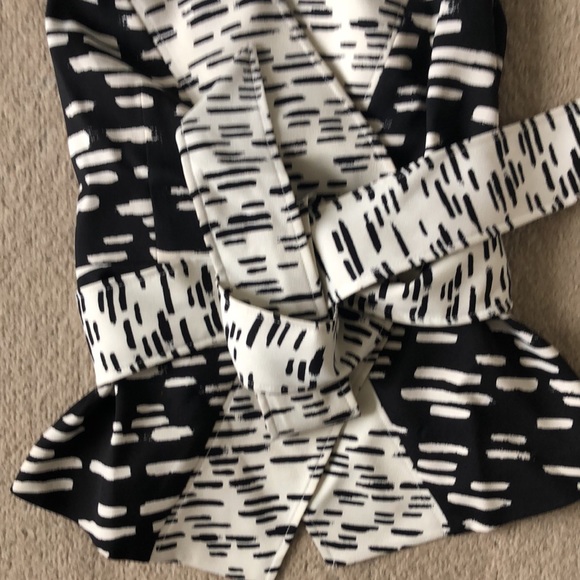 Anthropologie Brand Black and White Top with belt sash, Size Small - Picture 3 of 6